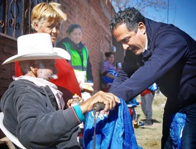 Contra el frío, protegeremos a la gran familia duranguense: Toño Ochoa