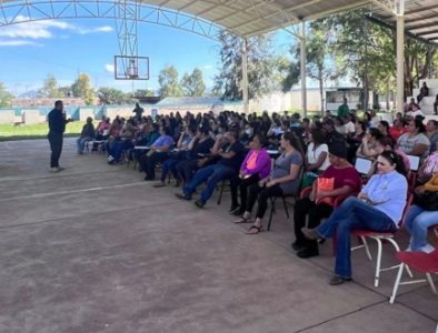 Imparten pláticas de prevención a padres de familia en Vicente Guerrero