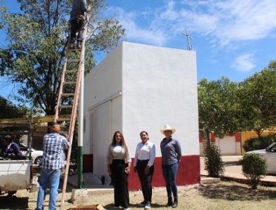 Alumbran parque Cristo Rey en Vicente Guerrero