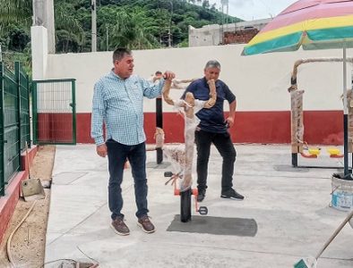 Supervisa Ricardo Ochoa Beltrán construcción de área de espaciamiento en Las Casitas