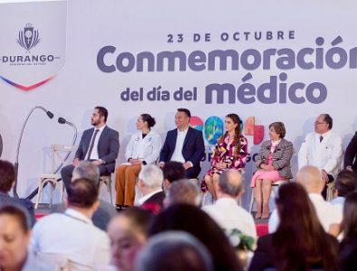 ‘Continuaré en la búsqueda de proyectos por la salud de duranguenses’, afirma Esteban al reconocer a los médicos