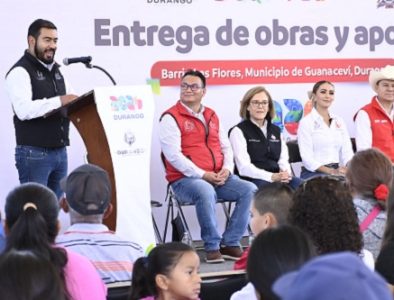 Entrega Héctor Herrera apoyos a familias de Guanaceví