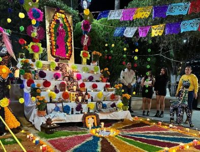 Realizaron concurso de altares en la Plaza Municipal de Vicente Guerrero